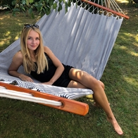 Trendy hammock in black and white with spreader bars