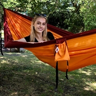 Buy our BaseCamp travel hammock in outdoor material. An indispensable hammock for camping and backpacking trips as it is light and elastic.