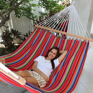Mexico Green hammock comes in the most beautiful colors with 140 cm wooden spreader bars.